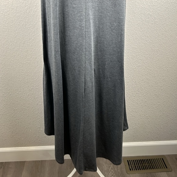 LulaRoe Charcoal Gray High Low Short Sleeve T-Shirt Dress Size XS - Picture 5 of 7